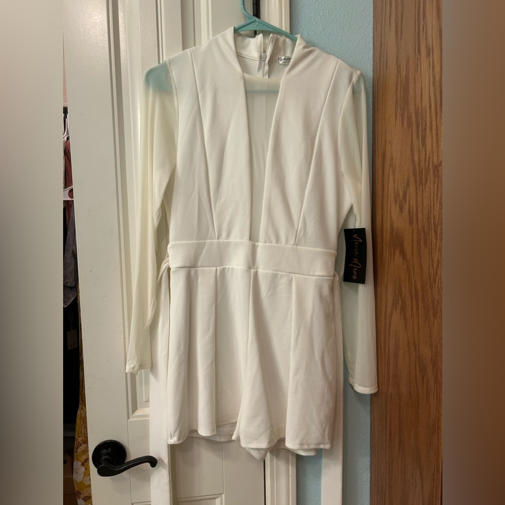 Long sleeve, off white short jumpsuit